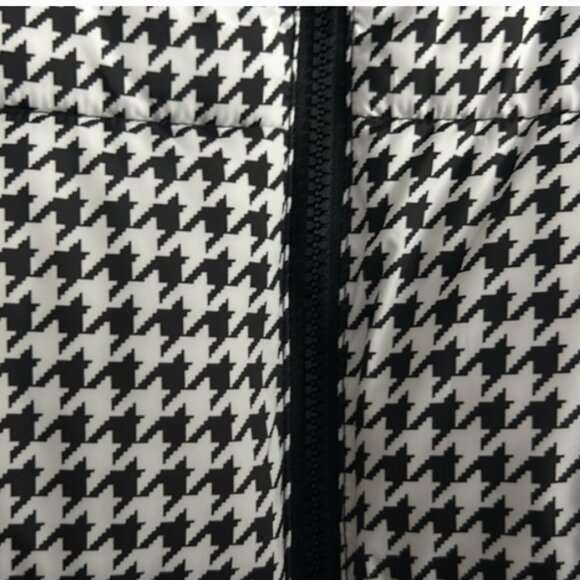 St John’s Bay Heavyweight Short Puffer Jacket in Black/White Houndstooth Plaid - Picture 6 of 10